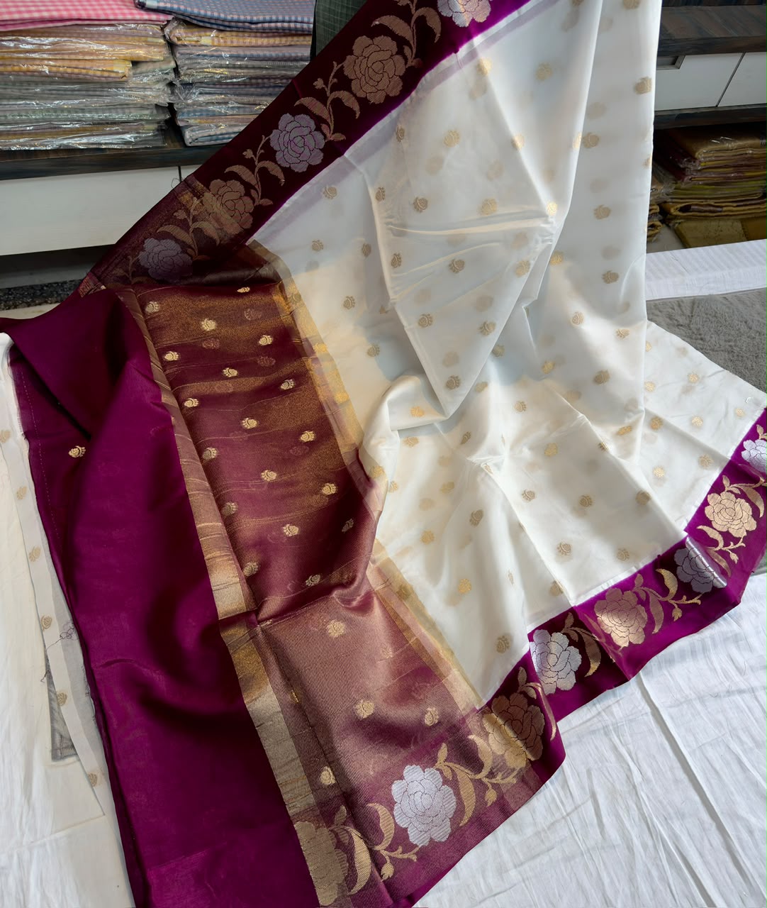 Banarasi Soft Silk Floral Weaving Border Saree